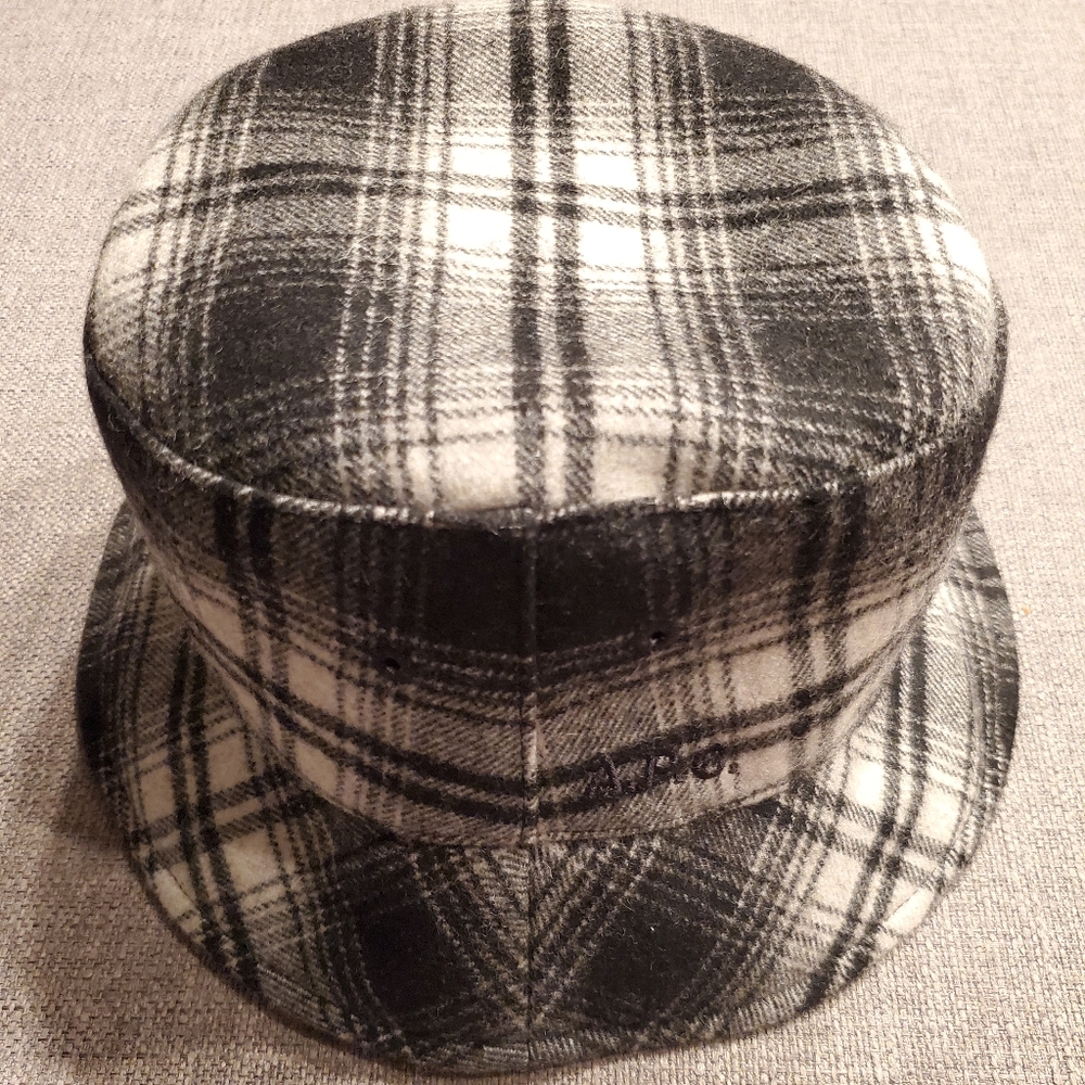 NEW A.P.C. wool bucket hat